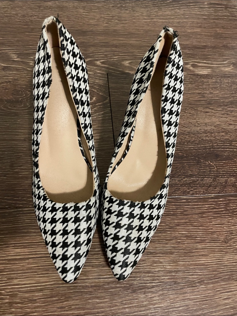 Houndstooth Pointed Toe Women’s Pumps - Black & White